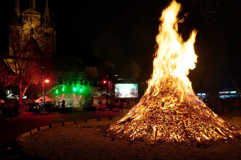 Domplatz2022-04-30-06